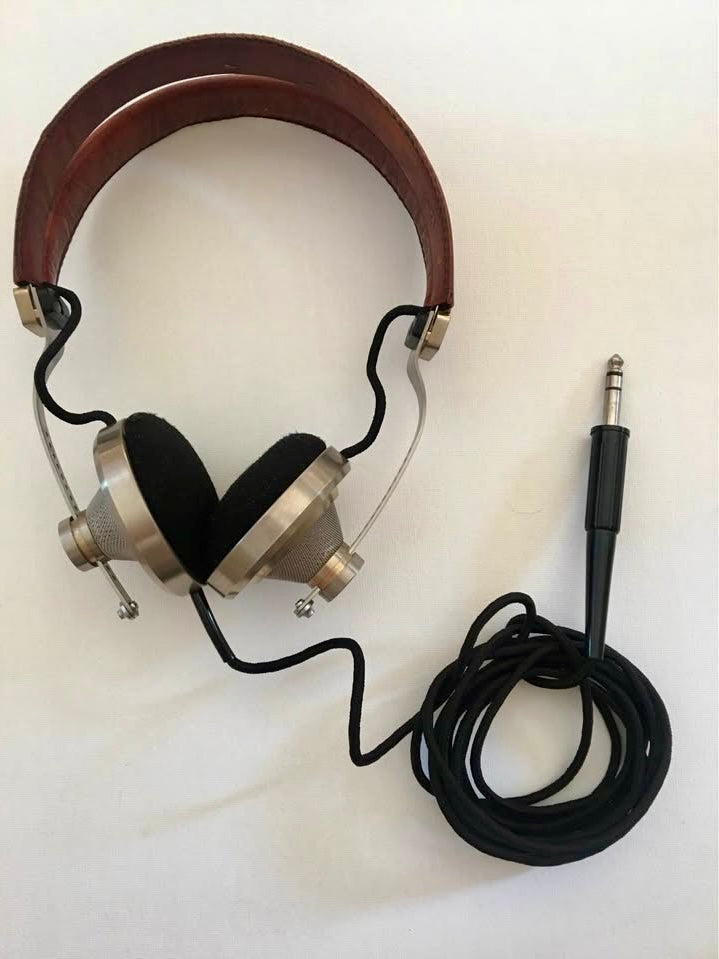 SE-L40 Headphones, by Pioneer