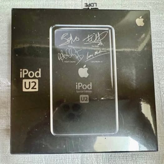 30GB Special Edition U2 iPod Classic (5th Gen) - SEALED
