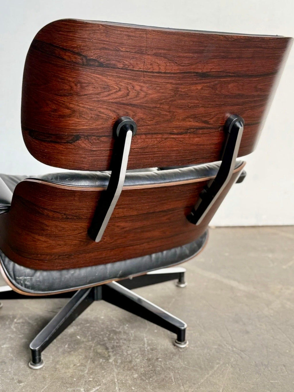 Herman Miller Eames Lounge Chair & Ottoman (2nd Gen) - Black/Rio