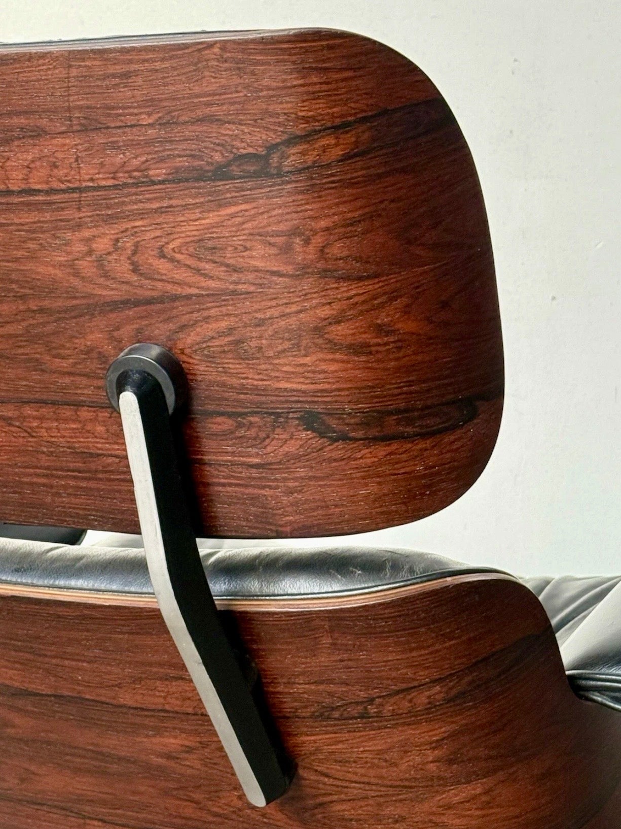 Herman Miller Eames Lounge Chair & Ottoman (2nd Gen) - Black/Rio