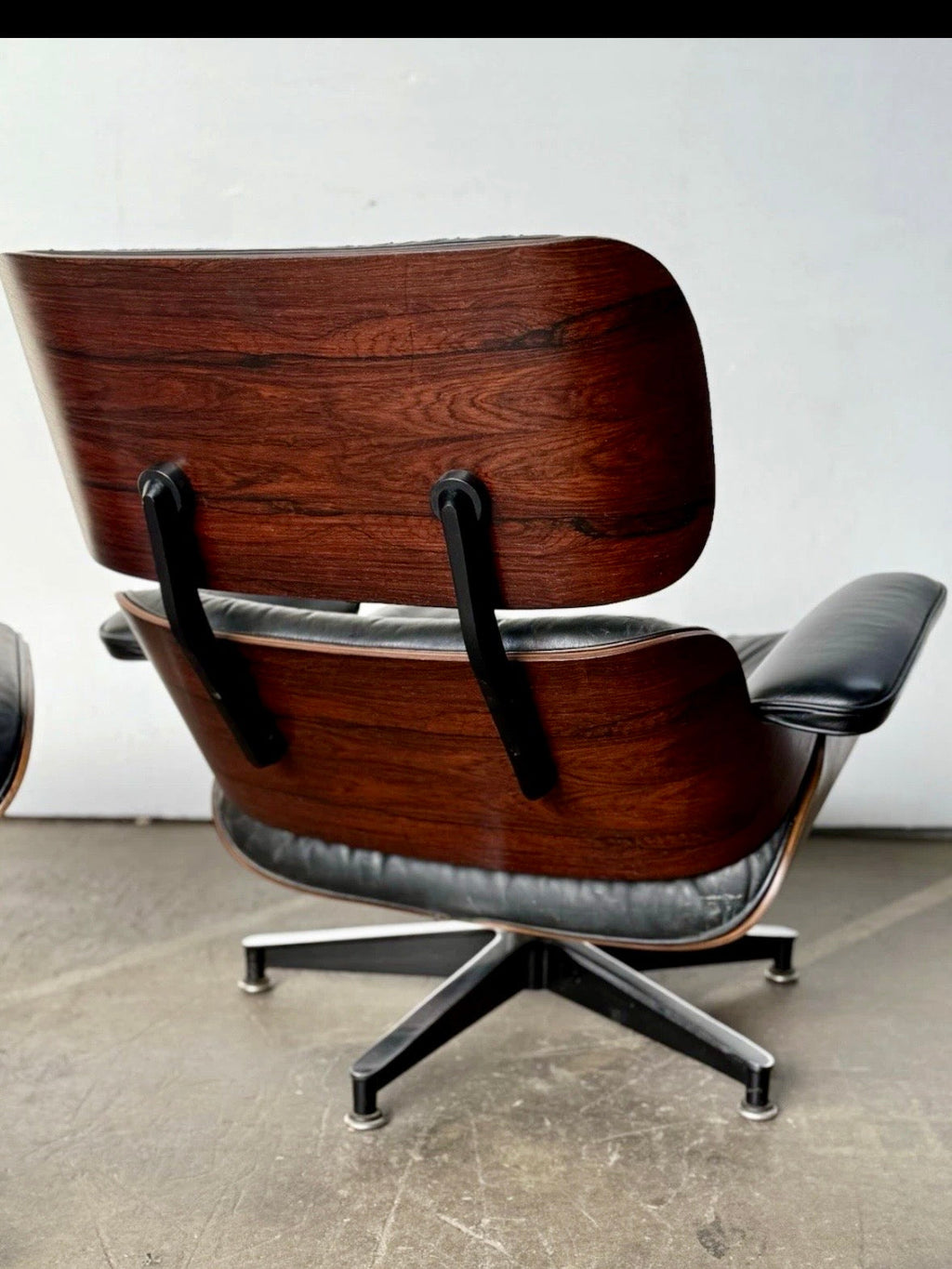 Herman Miller Eames Lounge Chair & Ottoman (2nd Gen) - Black/Rio