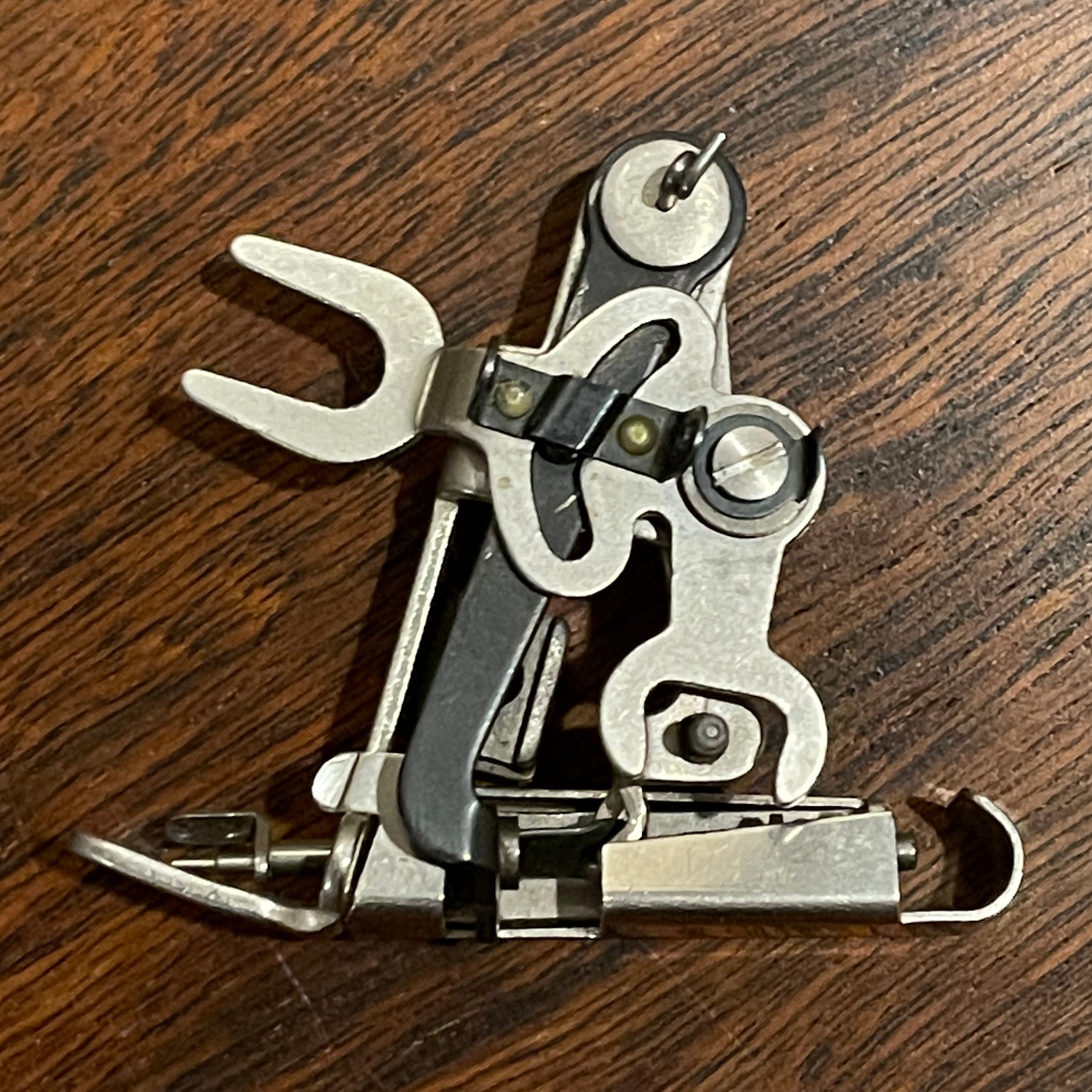 #26538 Embroidery Attachment Set; by Singer Sewing Co.