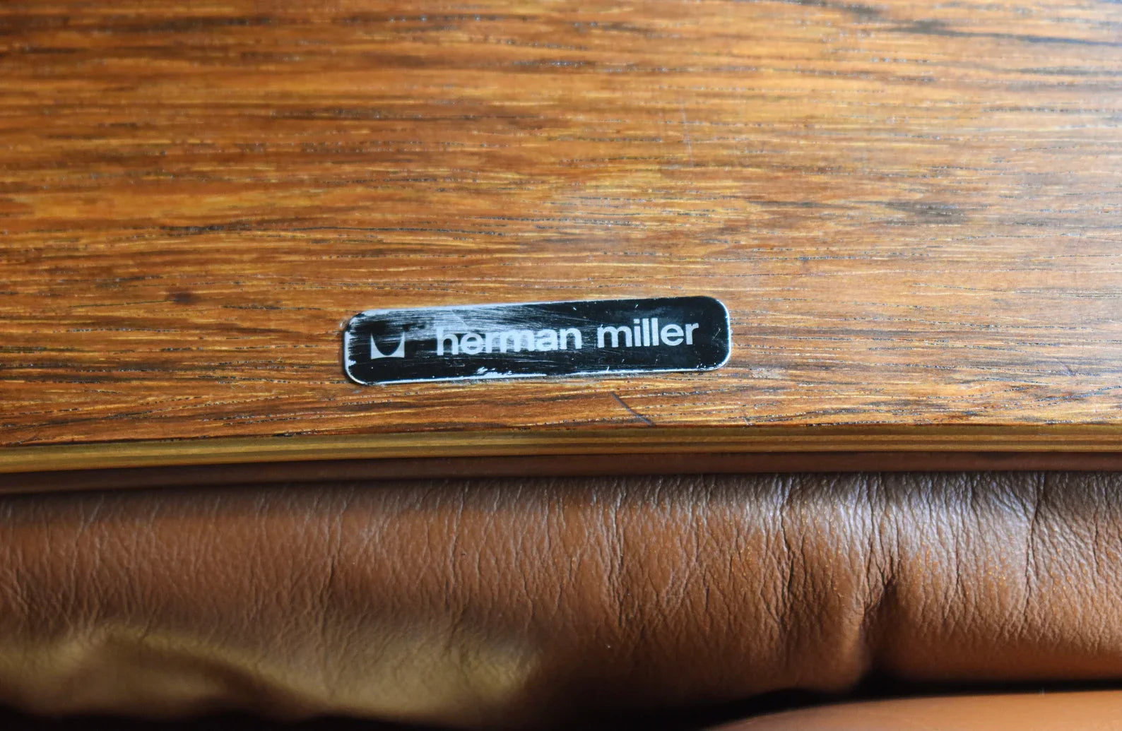 Herman Miller Eames Lounge Chair & Ottoman - Caramel/Rosewood