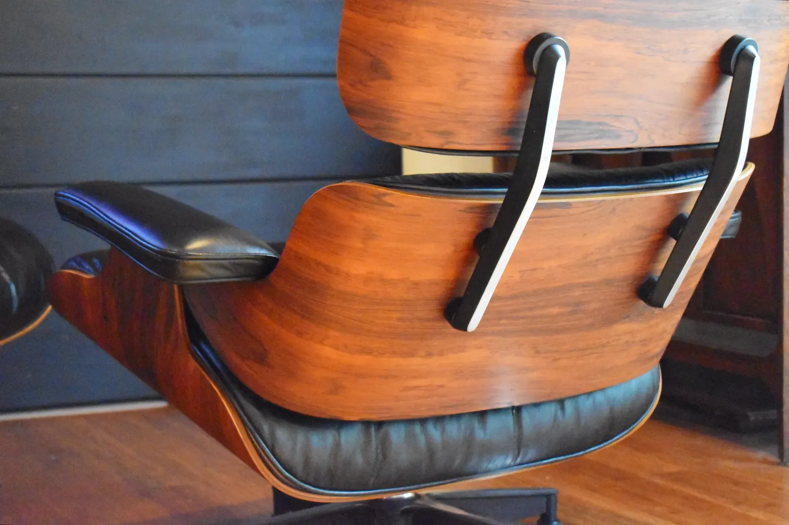 Herman Miller Eames Lounge Chair & Ottoman - Black/Rosewood