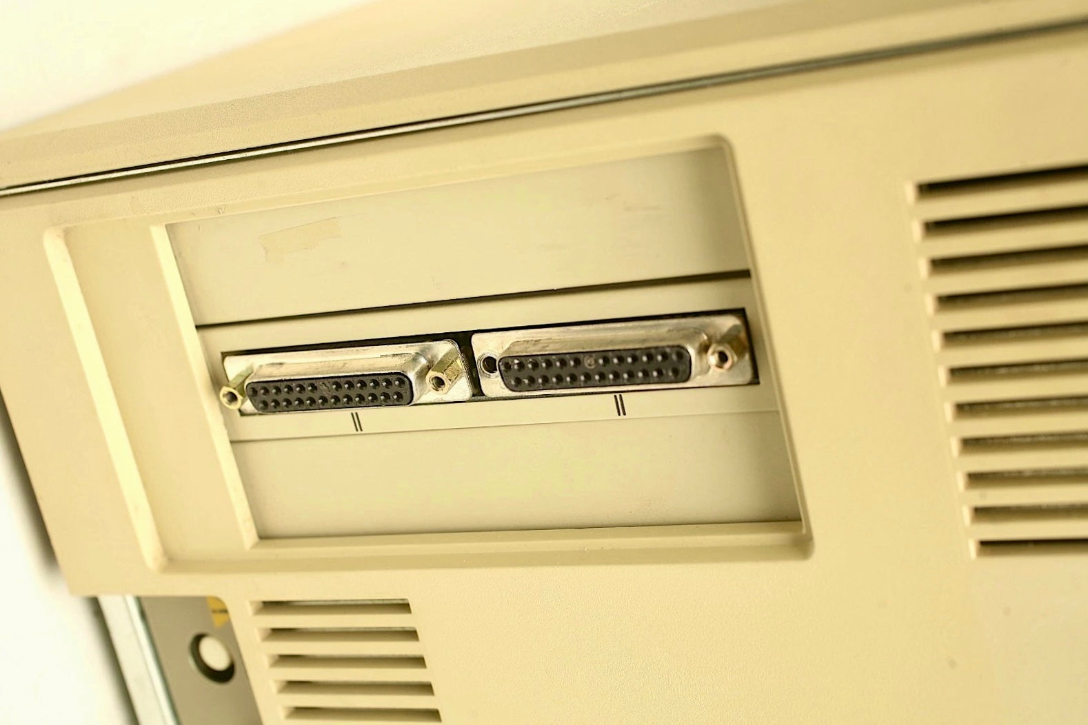 Apple LISA 2/5 10MB ProFile, Printer, Keyboard, Mouse & More