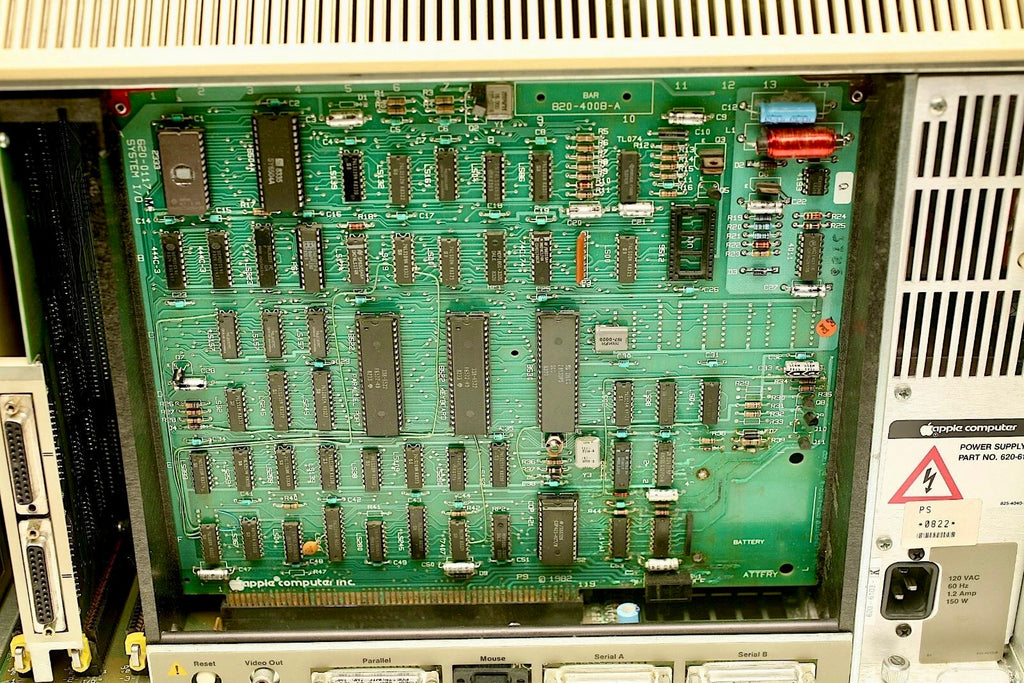 Apple LISA 2/5 10MB ProFile, Printer, Keyboard, Mouse & More