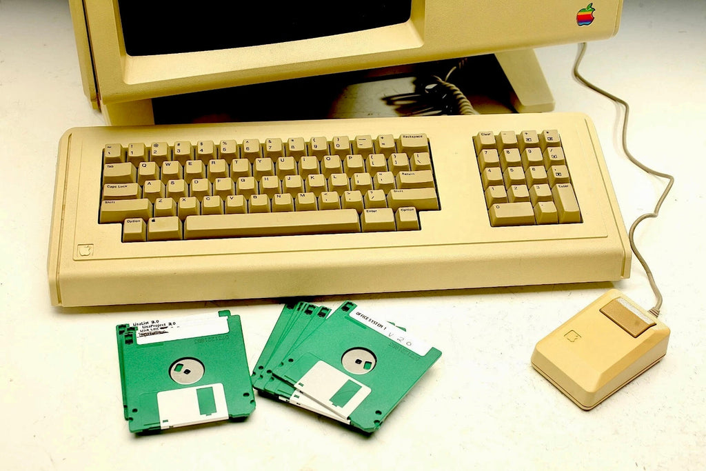 Apple LISA 2/5 10MB ProFile, Printer, Keyboard, Mouse & More