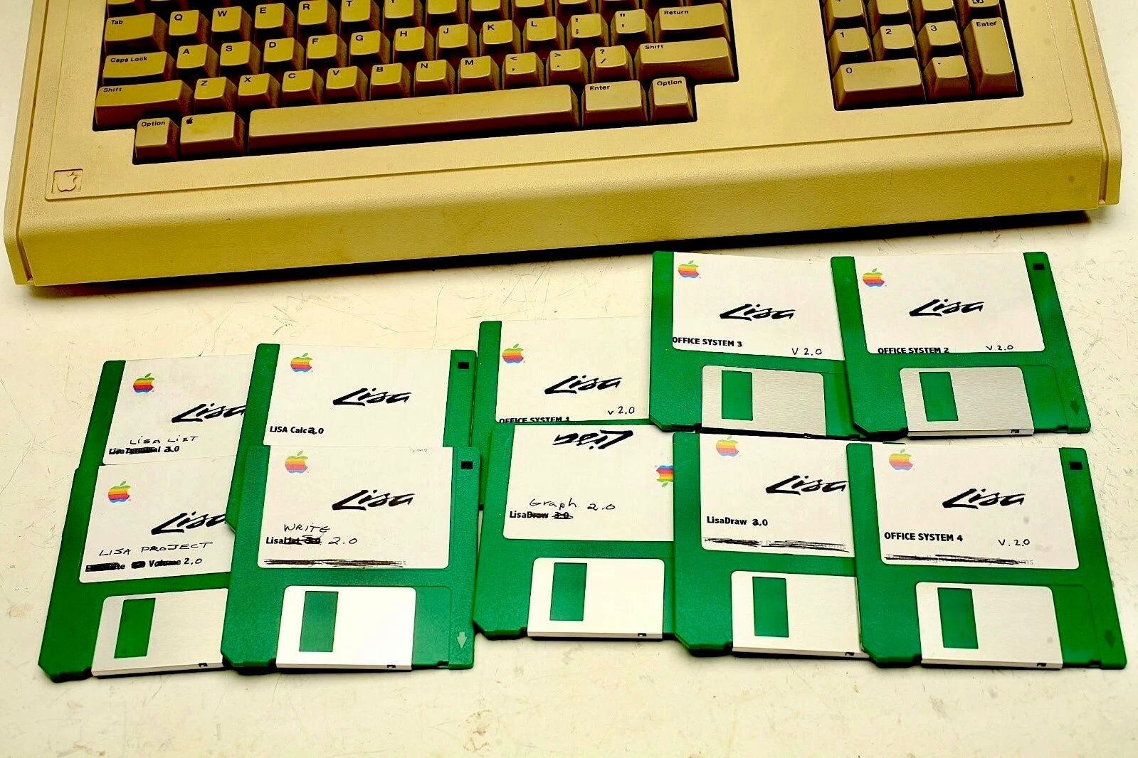 Apple LISA 2/5 10MB ProFile, Printer, Keyboard, Mouse & More