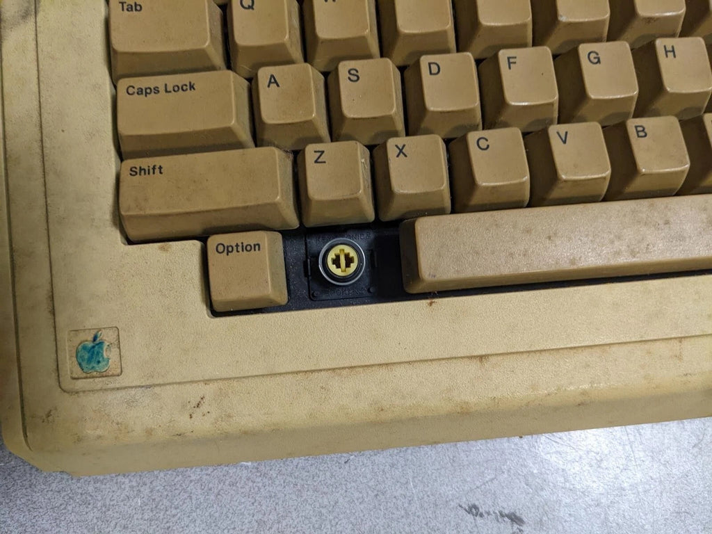 Apple LISA 2/5 10MB ProFile, Printer, Keyboard, Mouse & More